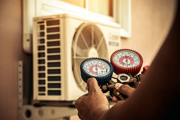 Professional Hvac technician working in Alma, NE